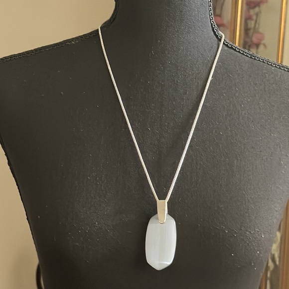 Kendra Scott Matching Inez Pendant Necklace & Aragon Drop Earrings Silver Set - Picture 9 of 10